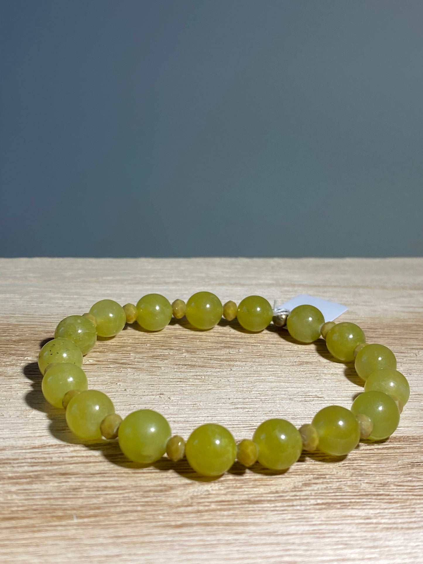Olivengrønn jade