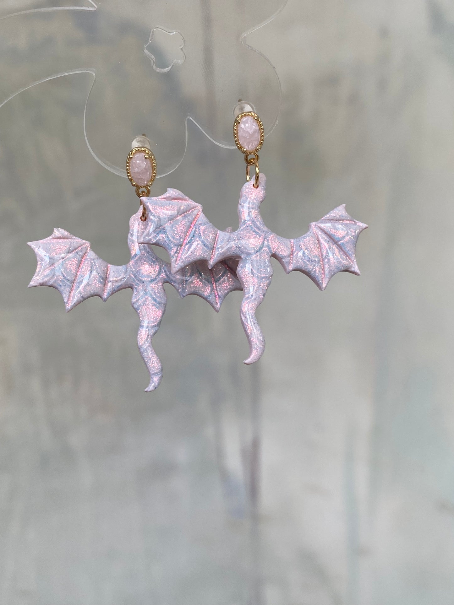 Vårglitrende rosa drager