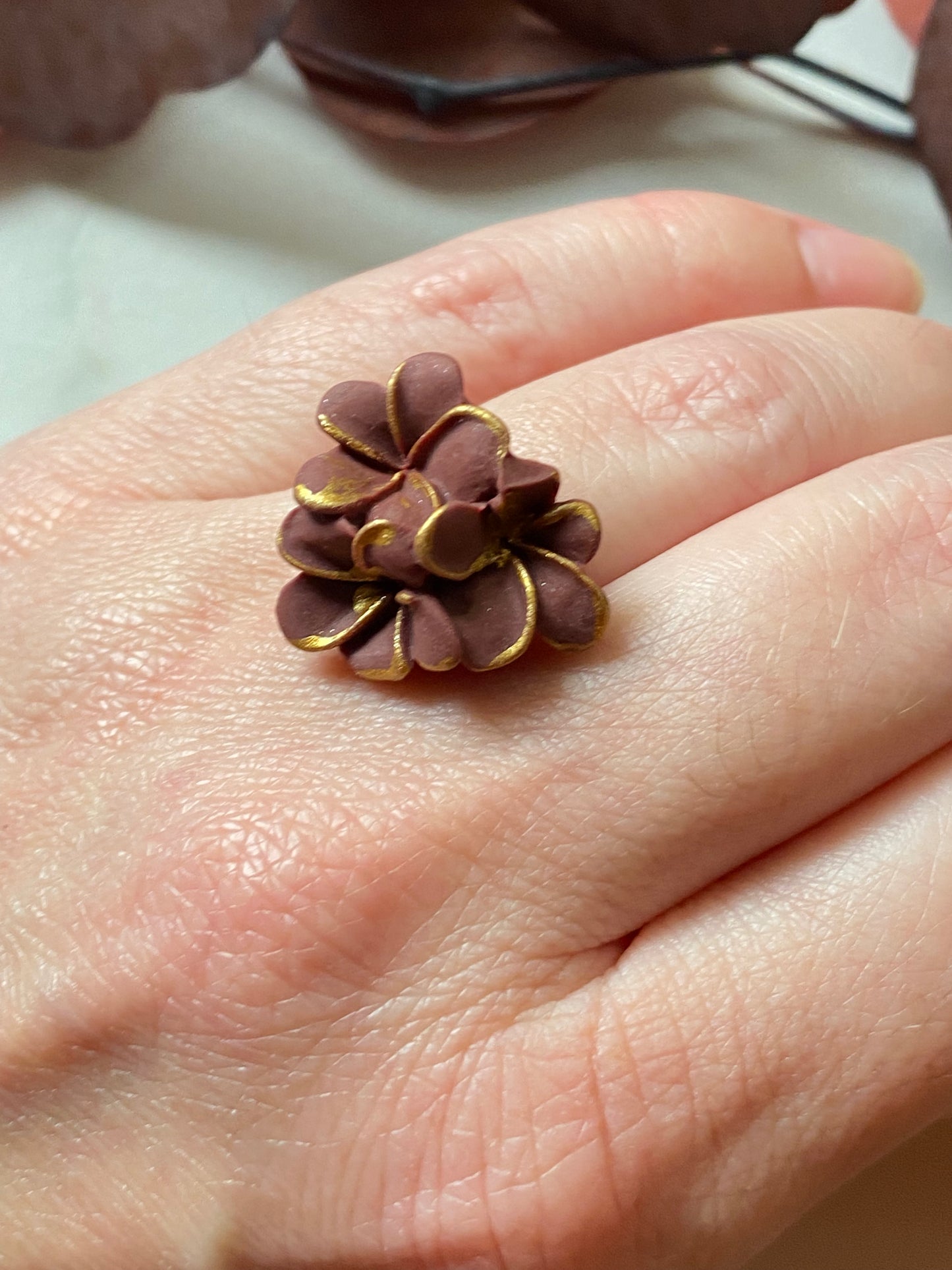 Ring med blomst