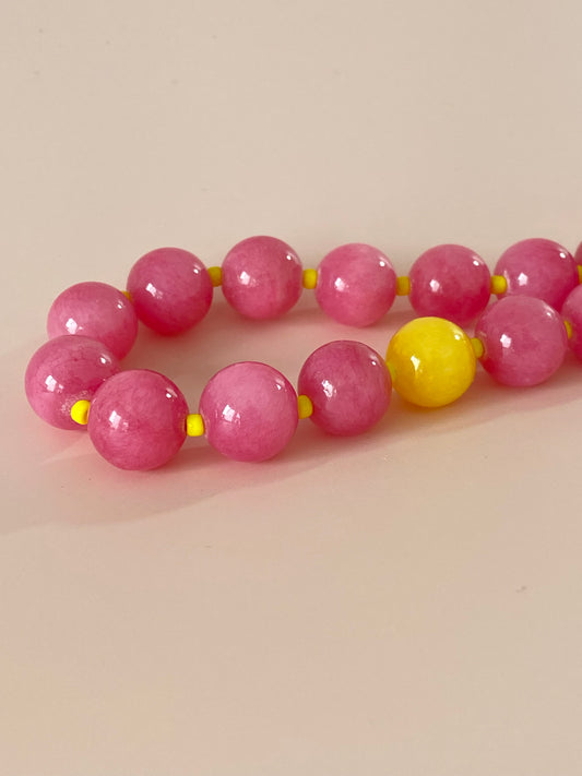 Rosa og gult jadekjede