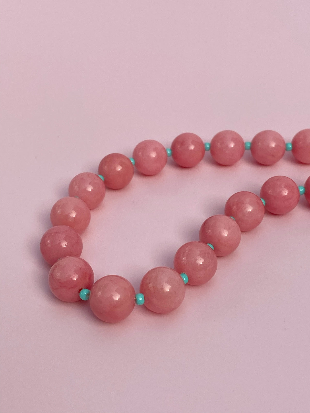 Varm rosa jadekjede